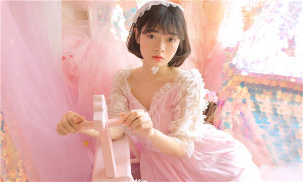 东莞供卵试管代怀生子多少钱？这一直是很多不孕不育家庭关注的话题。在中国，不孕不育的发生率越来越高，根据《中国不孕不育现状调研报告》显示，育龄夫妇的不孕不育率从20年前的3%增长至现在的12.5%-18.2%，患者人数高达6000万以上。在这样的背景下，许多家庭通过供卵试管来实现自己的生育梦想。那么，供卵试管代怀生子的费用到底是多少呢？